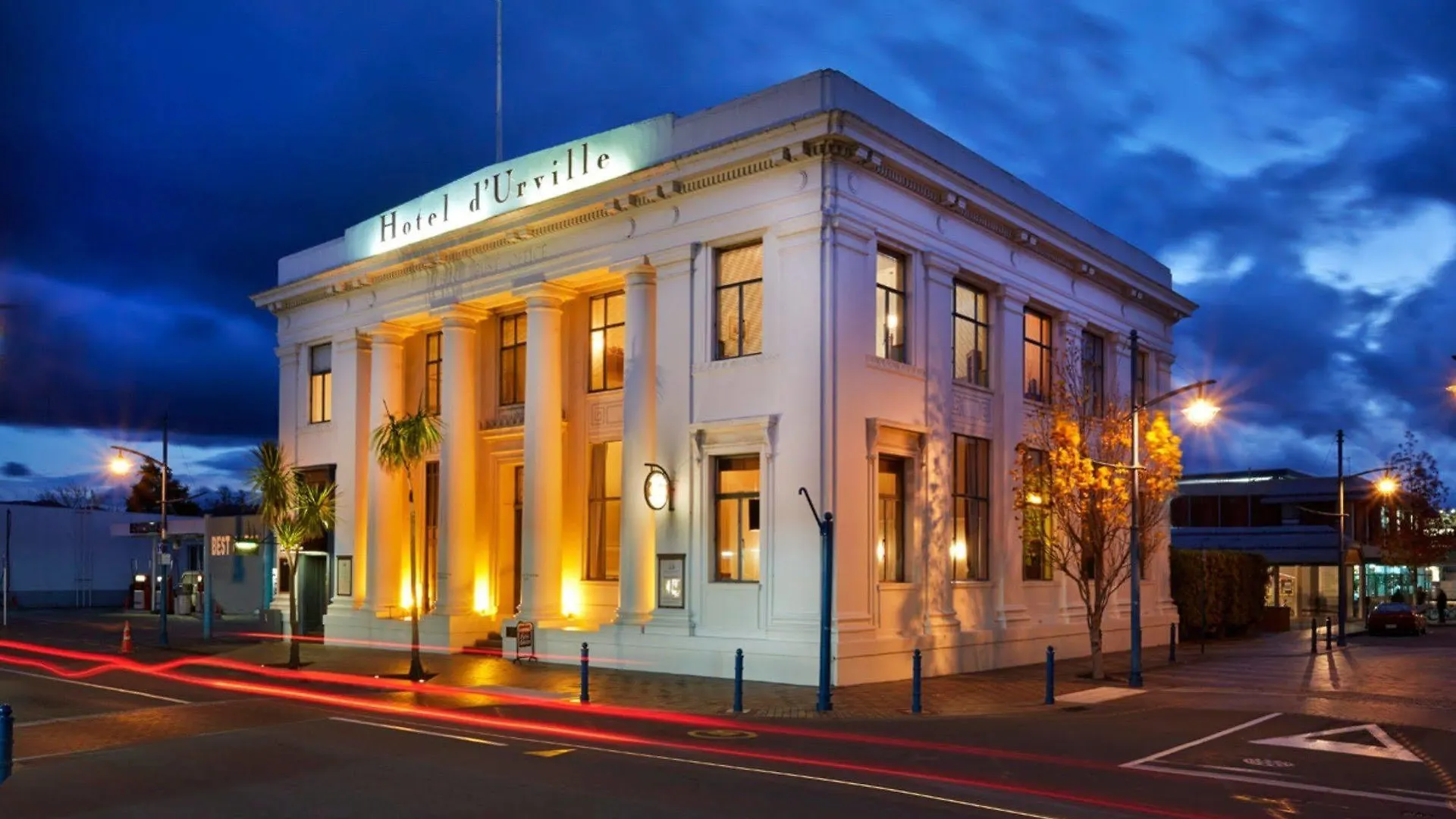 Hotel D'Urville Μπλένχαϊμ 4*,