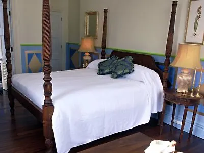 Hotel D'Urville Μπλένχαϊμ 4*,